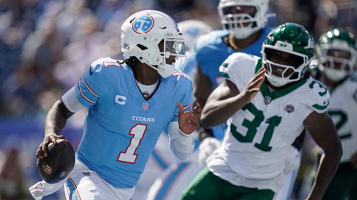Tennessee Titans quarterback Cam Ward and New York Jets edge David Bailey