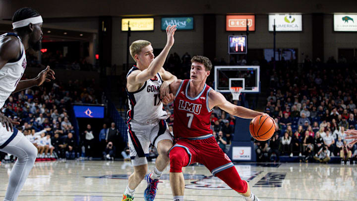 Gonzaga Bulldogs guard Mario Saint-Supery (17).