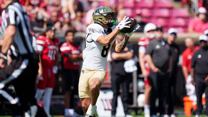 Sep 26, 2026; Louisville, Kentucky, USA; Wake Forest Demon Deacons wide receiver Carlos Hernandez (8) makes a catch against the Louisville Cardinals at L&N Federal Credit Union Stadium. Mandatory Credit: Chris Carter-Imagn Images Sep 26, 2026; Louisville, Kentucky, USA; Wake Forest Demon Deacons wide receiver Carlos Hernandez (8) makes a catch against the Louisville Cardinals at L&N Federal Credit Union Stadium. Mandatory Credit: Chris Carter-Imagn Images