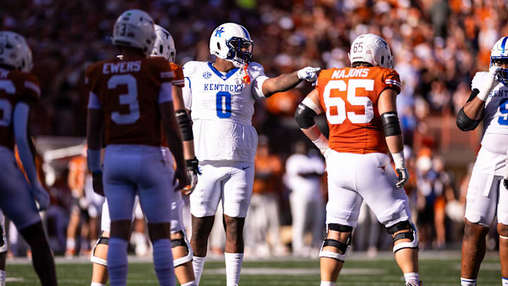 Nov 23, 2024; Austin, Texas, USA; Kentucky Wildcats defensive tackle Deone Walker (0) gets ready pre snap against the Texas Longhorns during the first quarter at Darrell K Royal-Texas Memorial Stadium.