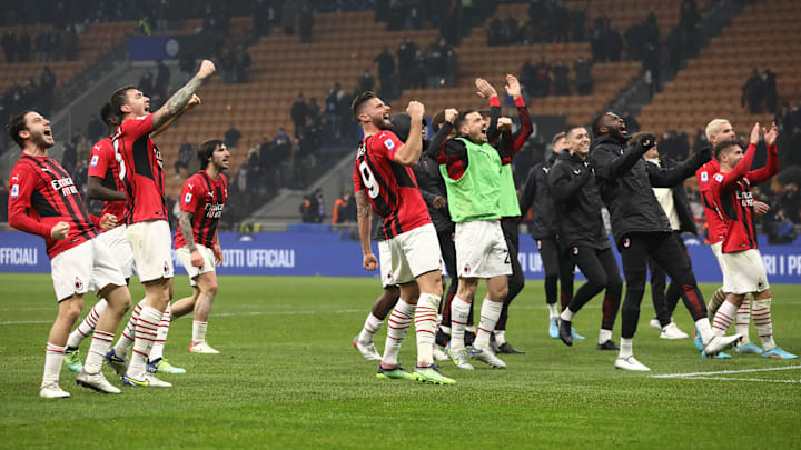 Le Milan AC dompte l'Inter et se rapproche au classement (2-1). Le Milan AC dompte l'Inter et se rapproche au classement (2-1).