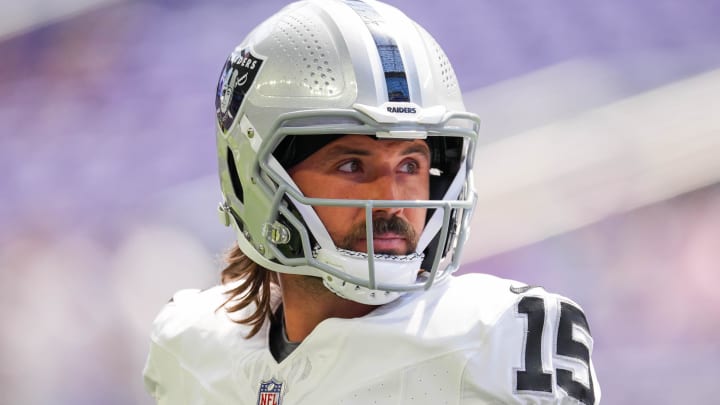 Aug 10, 2024; Minneapolis, Minnesota, USA; Las Vegas Raiders quarterback Gardner Minshew (15) before the game against the Minnesota Vikings at U.S. Bank Stadium. Mandatory Credit: Brad Rempel-USA TODAY Sports Aug 10, 2024; Minneapolis, Minnesota, USA; Las Vegas Raiders quarterback Gardner Minshew (15) before the game against the Minnesota Vikings at U.S. Bank Stadium. Mandatory Credit: Brad Rempel-USA TODAY Sports