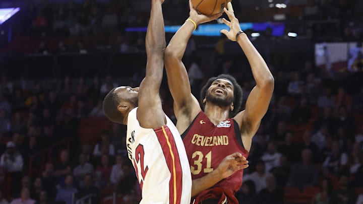 Nov 10, 2025; Miami, Florida, USA; Miami Heat forward Andrew Wiggins (22) defends Cleveland Cavaliers center Jarrett Allen (31) during the first period at Kaseya Center. Mandatory Credit: Rhona Wise-Imagn Images Nov 10, 2025; Miami, Florida, USA; Miami Heat forward Andrew Wiggins (22) defends Cleveland Cavaliers center Jarrett Allen (31) during the first period at Kaseya Center. Mandatory Credit: Rhona Wise-Imagn Images