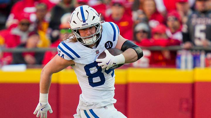 Nov 23, 2025; Kansas City, Missouri, USA; Indianapolis Colts tight end Tyler Warren (84) runs with the ball during the second half against the Kansas City Chiefs at GEHA Field at Arrowhead Stadium. Mandatory Credit: Jay Biggerstaff-Imagn Images Nov 23, 2025; Kansas City, Missouri, USA; Indianapolis Colts tight end Tyler Warren (84) runs with the ball during the second half against the Kansas City Chiefs at GEHA Field at Arrowhead Stadium. Mandatory Credit: Jay Biggerstaff-Imagn Images