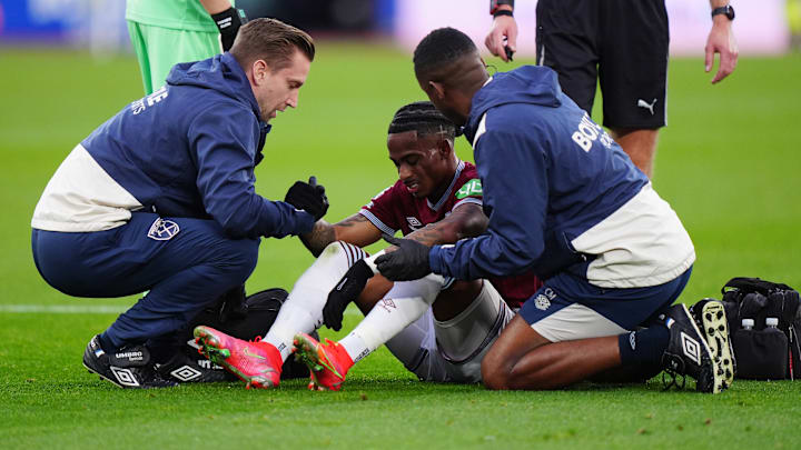 West Ham star winger Crysencio Summerville suffered a minor calf injury after being subbed in during the FA Cup tie on Monday versus Brentford. 