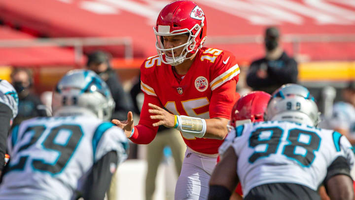 KANSAS CITY, MO - NOVEMBER 08: Kansas City Chiefs quarterback Patrick Mahomes (15) behind the line during the first half against the Carolina Panthers at Arrowhead Stadium in Kansas City, Missouri.