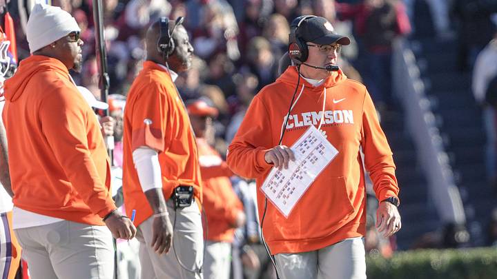 The Clemson defense, despite having a solid amount of linebackers, missed out on four-star Sean Fox on Thursday.