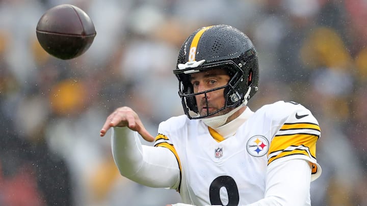 Pittsburgh Steelers quarterback Aaron Rodgers (8) fires off a pass during the first half of an NFL football game at Huntington Bank Field, Dec. 28, 2025, in Cleveland, Ohio.
