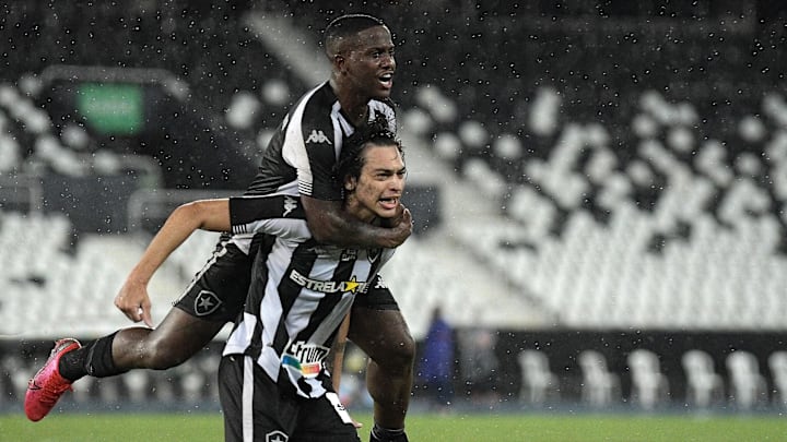 Quatro grandes do Rio de Janeiro evoluem e aumentam vantagem para times de menor expressão no Campeonato Carioca. Entenda.  