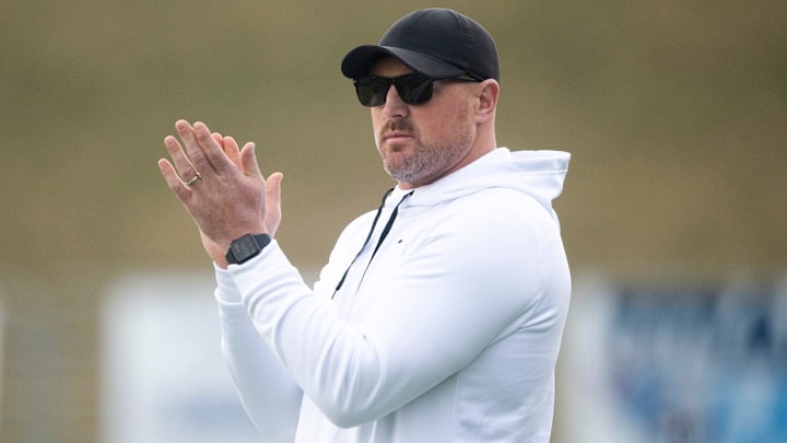 New Oklahoma tight ends coach Jason Witten is already getting praise for his work in Norman.