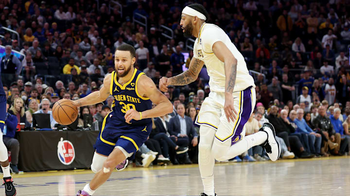 Los Angeles Lakers v Golden State Warriors