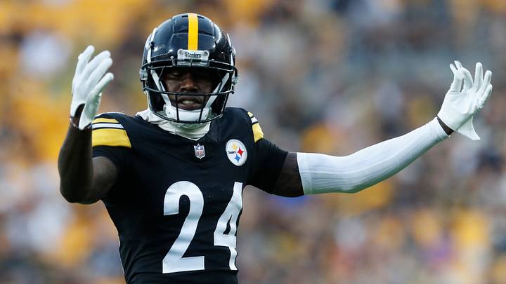 Aug 17, 2024; Pittsburgh, Pennsylvania, USA; Pittsburgh Steelers cornerback Joey Porter Jr. (24) gestures to the crowd against the Buffalo Bills during the second quarter at Acrisure Stadium. Mandatory Credit: Charles LeClaire-USA TODAY Sports Aug 17, 2024; Pittsburgh, Pennsylvania, USA; Pittsburgh Steelers cornerback Joey Porter Jr. (24) gestures to the crowd against the Buffalo Bills during the second quarter at Acrisure Stadium. Mandatory Credit: Charles LeClaire-USA TODAY Sports