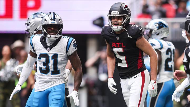 Atlanta Falcons wide receiver Drake London (5) reacts after a play in the second quarter Atlanta Falcons wide receiver Drake London (5) reacts after a play in the second quarter