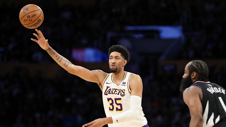 Wood era la opción para ayudar a Anthony Davis en la pintura 
