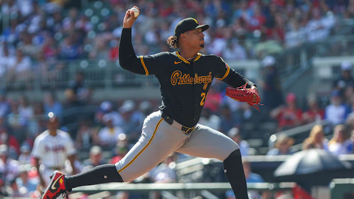Sep 28, 2025; Cumberland, Georgia, USA; Pittsburgh Pirates pitcher Johan Oviedo (24) pitches the ball against the Atlanta Braves during the first inning at Truist Park. Mandatory Credit: Jordan Godfree-Imagn Images Sep 28, 2025; Cumberland, Georgia, USA; Pittsburgh Pirates pitcher Johan Oviedo (24) pitches the ball against the Atlanta Braves during the first inning at Truist Park. Mandatory Credit: Jordan Godfree-Imagn Images