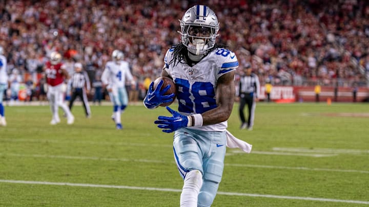 Dallas Cowboys wide receiver CeeDee Lamb (88) catches the football for a touchdown against the San Francisco 49ers