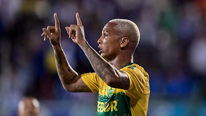 Dourado goleou o Coritiba na rodada passada Dourado goleou o Coritiba na rodada passada