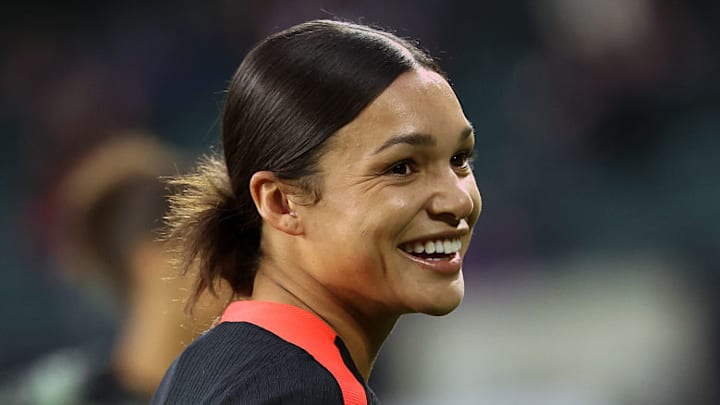 โซเฟีย วิลสัน ท้าทายทุกขีดจำกัด กลับมาสู่ทีมชาติสหรัฐฯ อย่างยิ่งใหญ่ เพียงไม่กี่เดือนหลังจากคลอดบุตร