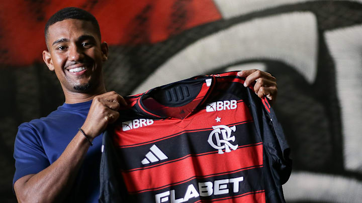 Samuel Lino vai usar o número 16 no Flamengo