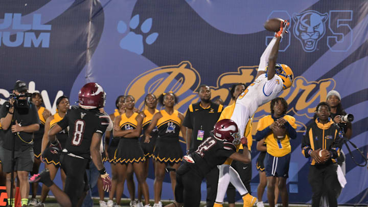 There was drama, but 5-star WR Calvin Russell signed with Syracuse football, the team's highest-rated commit in 2 decades.