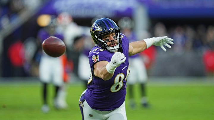Jan 4, 2025; Baltimore, Maryland, USA; Baltimore Ravens tight end Mark Andrews (89) makes a pass during the first quarter against the Cleveland Browns at M&T Bank Stadium. Mandatory Credit: Mitch Stringer-Imagn Images