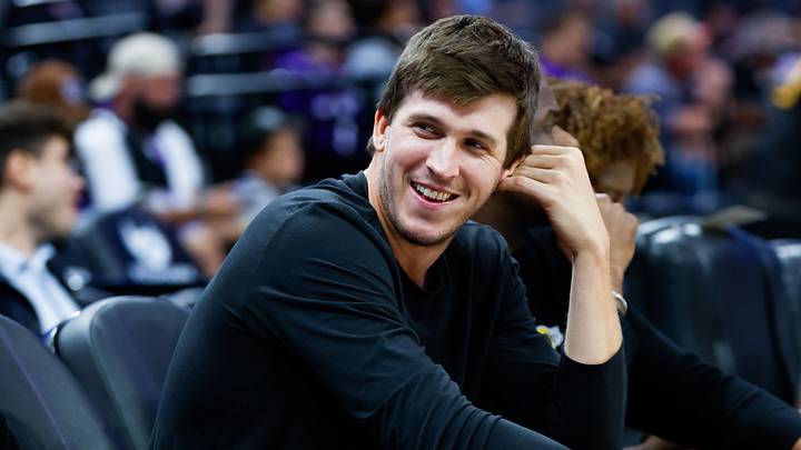 Oct 5, 2026; Sacramento, California, USA; Los Angeles Lakers guard Austin Reaves (15) smiles on the bench during the fourth quarter against the Sacramento Kings at Golden 1 Center. Mandatory Credit: Sergio Estrada-Imagn Images Oct 5, 2026; Sacramento, California, USA; Los Angeles Lakers guard Austin Reaves (15) smiles on the bench during the fourth quarter against the Sacramento Kings at Golden 1 Center. Mandatory Credit: Sergio Estrada-Imagn Images