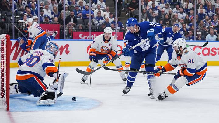 New York Islanders v Toronto Maple Leafs