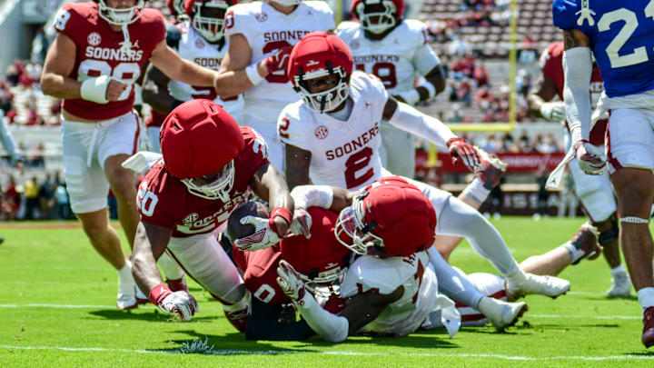 Jonathan Hatton Jr. scores a touchdown in Oklahoma's 2026 Spring Game.
