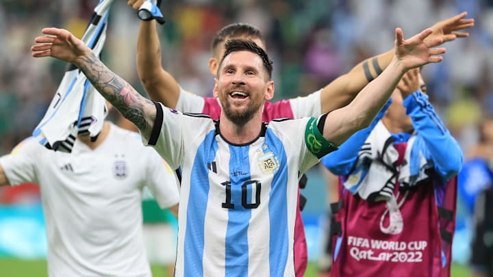 Messi foi acusado de desrespeitar o México por 'pisão' em camisa tricolor Messi foi acusado de desrespeitar o México por 'pisão' em camisa tricolor