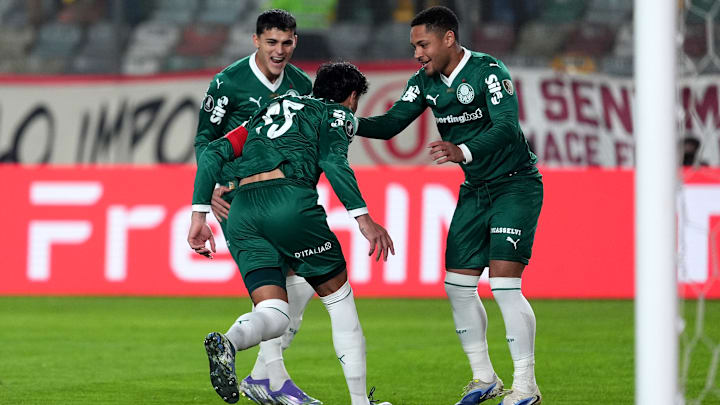 Palmeiras goleia o Universitário e é o destaque da ida das oitavas de final da Libertadores