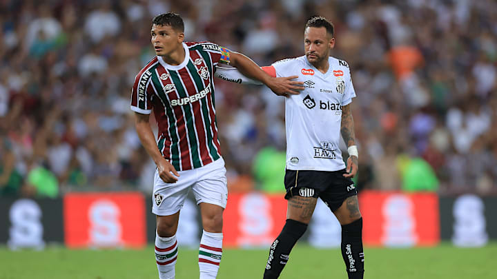 Fluminense, de Thiago Silva, prevaleceu sobre Santos de Neymar