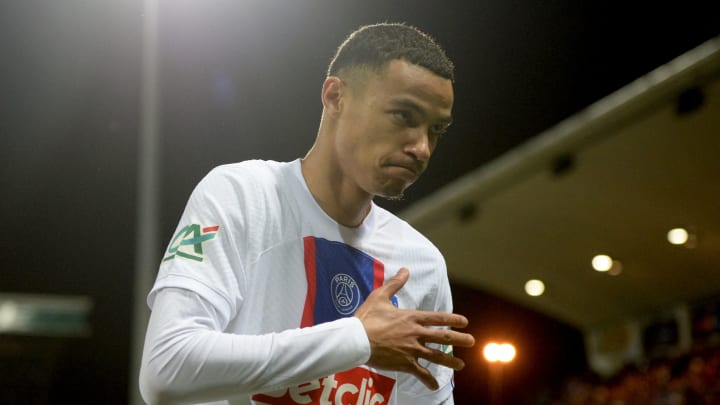 Le PSG, grâce notamment à un but d'Hugo Ekitike, composte son ticket pour la suite. 