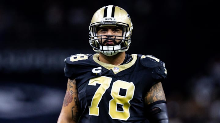 Sep 10, 2023; New Orleans, Louisiana, USA; New Orleans Saints center Erik McCoy (78) on a time out against the Tennessee Titans during the first half at the Caesars Superdome. Mandatory Credit: Stephen Lew-Imagn Images Sep 10, 2023; New Orleans, Louisiana, USA; New Orleans Saints center Erik McCoy (78) on a time out against the Tennessee Titans during the first half at the Caesars Superdome. Mandatory Credit: Stephen Lew-Imagn Images