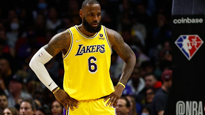 Lakers volvieron a perder y siguen en crisis
