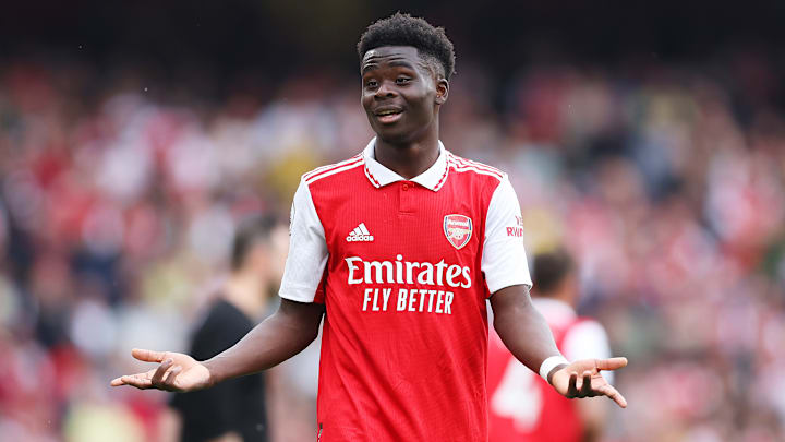 O Arsenal abriu caminho para o Manchester City confirmar o título da Premier League no próximo final de semana.