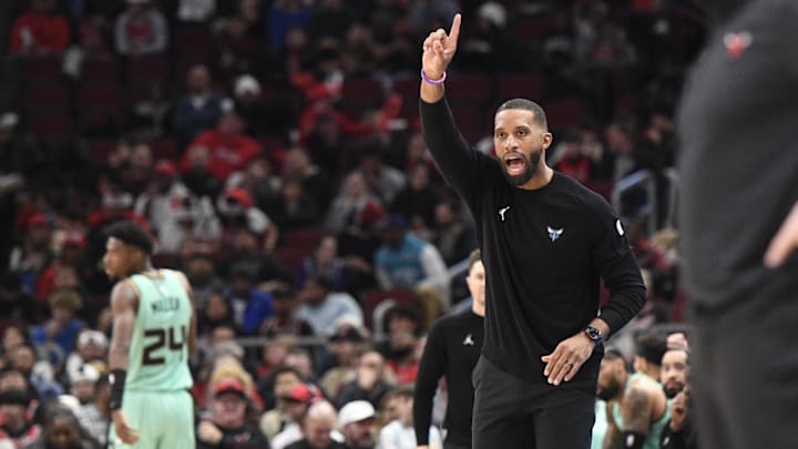 Dec 13, 2024; Chicago, Illinois, USA; Charlotte Hornets head coach Charles Lee directs his team against the Chicago Bulls during the first half at the United Center. Mandatory Credit: Matt Marton-Imagn Images