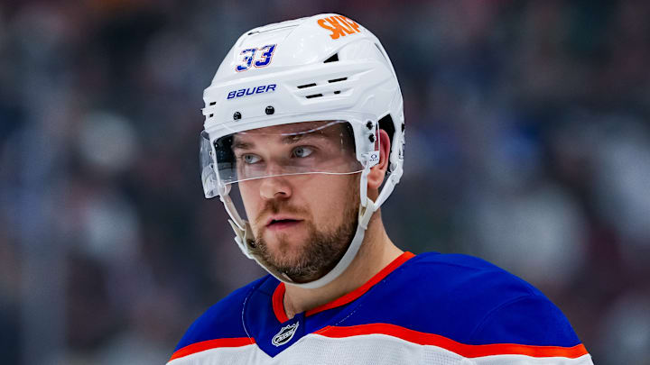 Edmonton Oilers v Vancouver Canucks