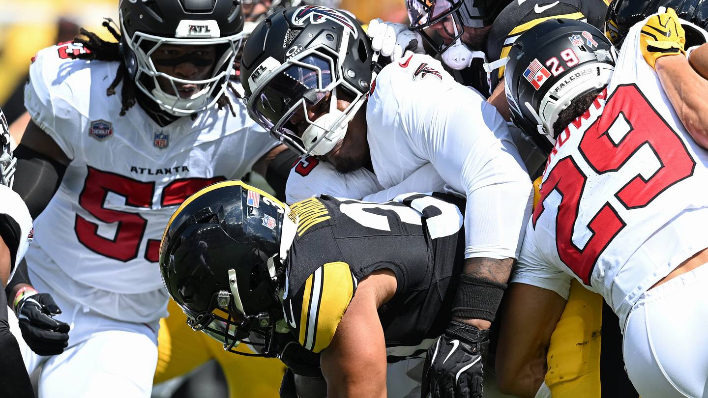 Bears' D-Line Struggles, Gervon Dexter's Red-Hot Start Makes Perplexing Trade Look Awful