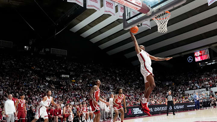Jan 4, 2025; Tuscaloosa, AL, USA; Alabama forward Derrion Reid (35) cuts to the basket for an unopposed dunk at Coleman Coliseum. Mandatory Credit: Gary Cosby Jr.-Tuscaloosa News Jan 4, 2025; Tuscaloosa, AL, USA; Alabama forward Derrion Reid (35) cuts to the basket for an unopposed dunk at Coleman Coliseum. Mandatory Credit: Gary Cosby Jr.-Tuscaloosa News