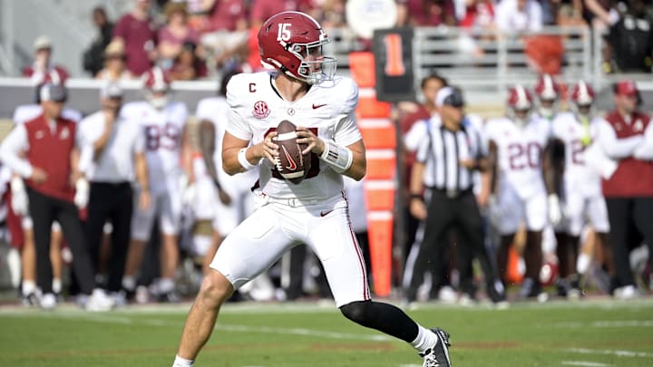 Alabama Crimson Tide quarterback Ty Simpson (15)