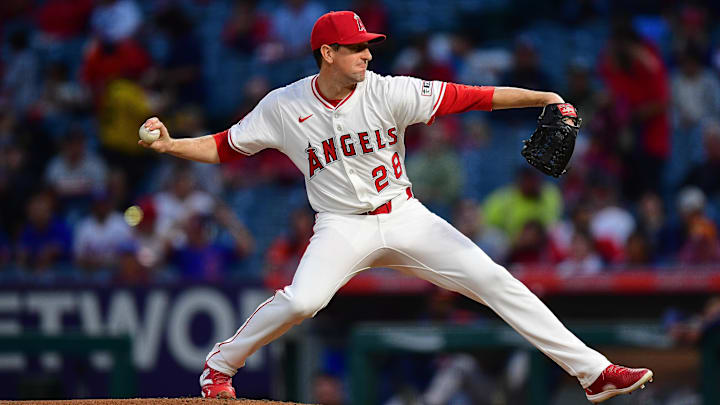 Sep 26, 2025; Anaheim, California, USA; Los Angeles Angels pitcher Kyle Hendricks (28) throws against the Houston Astros during the first inning at Angel Stadium. Mandatory Credit: Gary A. Vasquez-Imagn Images Sep 26, 2025; Anaheim, California, USA; Los Angeles Angels pitcher Kyle Hendricks (28) throws against the Houston Astros during the first inning at Angel Stadium. Mandatory Credit: Gary A. Vasquez-Imagn Images