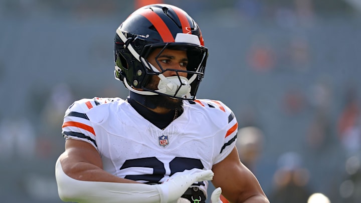 Chicago Bears running back Travis Homer (20) practices before the game against the Minnesota Vikings at Soldier Field.