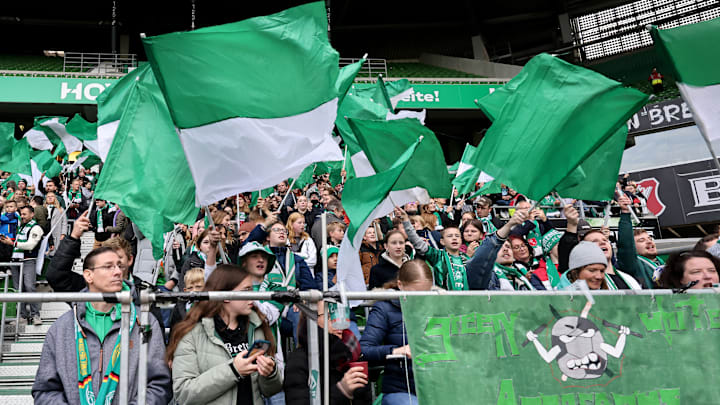 Ein Positivbeispiel: Beim Spiel der Werder-Frauen in der großen Arena kamen mehr als 20 000 Fans
