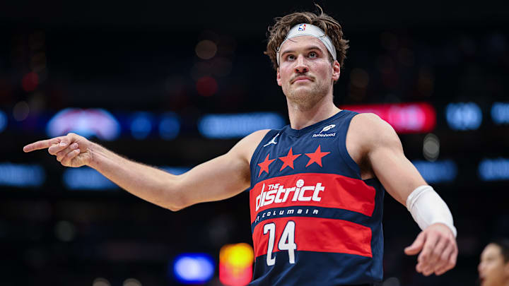 Phoenix Suns v Washington Wizards