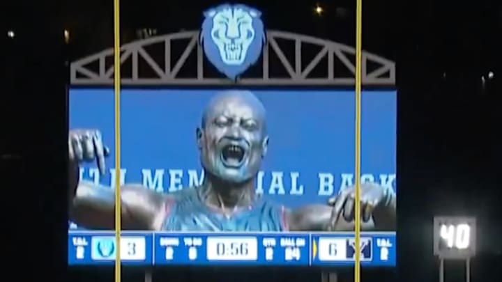 The scoreboard at Lawrence A. Wien Stadium showing a picture of the Dwyane Wade statue as Yale kicker Nick Conforti attempted a field goal during the second quarter of Friday's game against Columbia. 