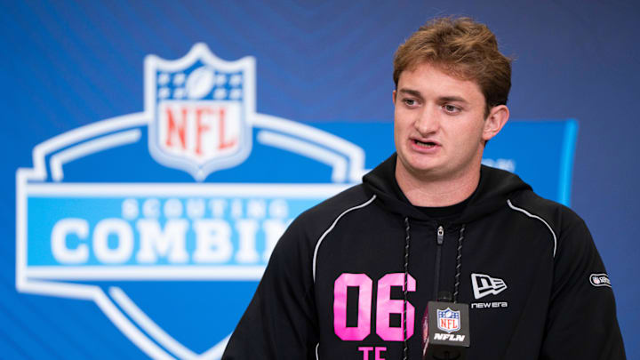 Feb 26, 2026; Indianapolis, IN, USA; Texas tight end Jack Endries (TE06) speaks to members of the media during the NFL Combine at the Indiana Convention Center. Mandatory Credit: Jacob Musselman-Imagn Images Feb 26, 2026; Indianapolis, IN, USA; Texas tight end Jack Endries (TE06) speaks to members of the media during the NFL Combine at the Indiana Convention Center. Mandatory Credit: Jacob Musselman-Imagn Images