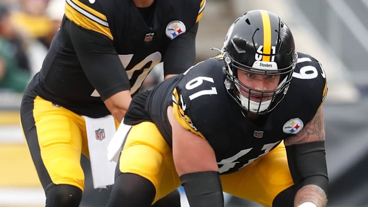 Pittsburgh Steelers center Mason Cole (61)
