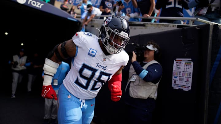 Tennessee Titans defensive tackle Jeffery Simmons (98) hits the field for warmups before the Chicago Bears game at Soldier Field in Chicago, Ill., Sunday, Sept. 8, 2024.