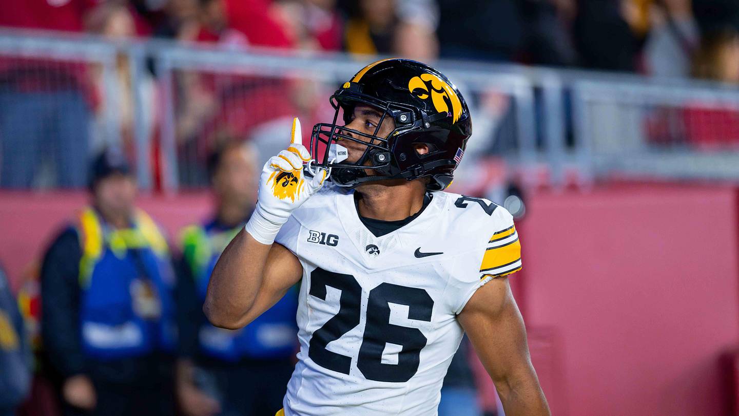 Top Sleeper at Every Offensive Position for Iowa Football in 2026