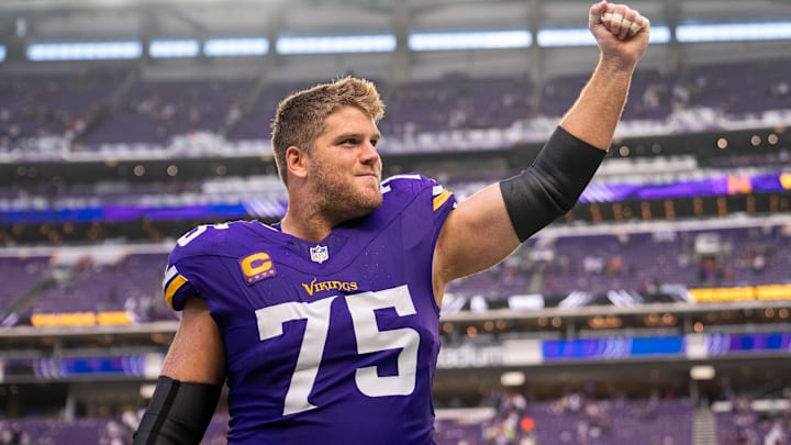 Sep 21, 2025; Minneapolis, Minnesota, USA; Minnesota Vikings offensive tackle Brian O'Neill (75) reacts towards the fans following the game against the Cincinnati Bengals at U.S. Bank Stadium. Sep 21, 2025; Minneapolis, Minnesota, USA; Minnesota Vikings offensive tackle Brian O'Neill (75) reacts towards the fans following the game against the Cincinnati Bengals at U.S. Bank Stadium.